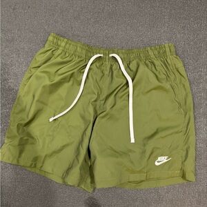 Nike volley short NWT